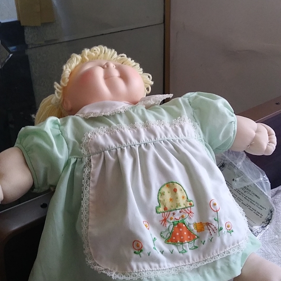Hand made cabbage patch doll - Picture 1 of 6
